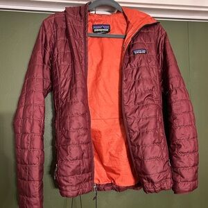 Patagonia Puff Burgundy w Hood